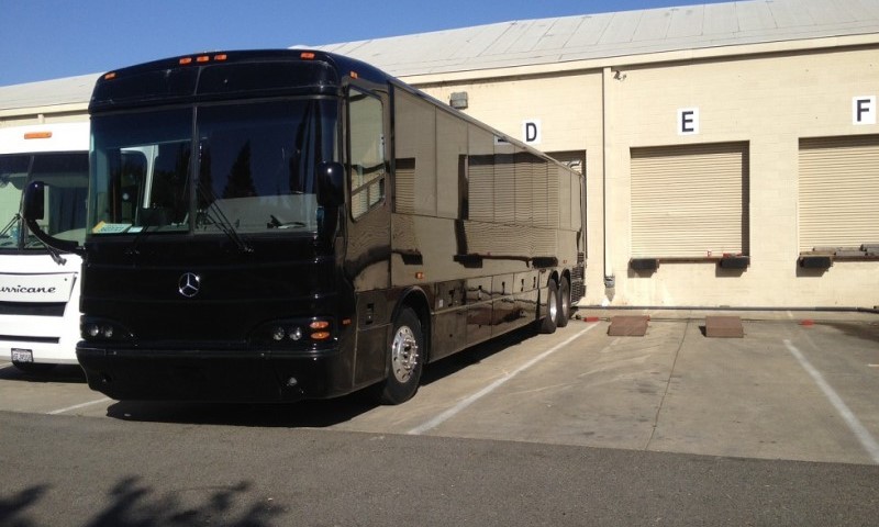 Limo Bus With Bathroom exterior